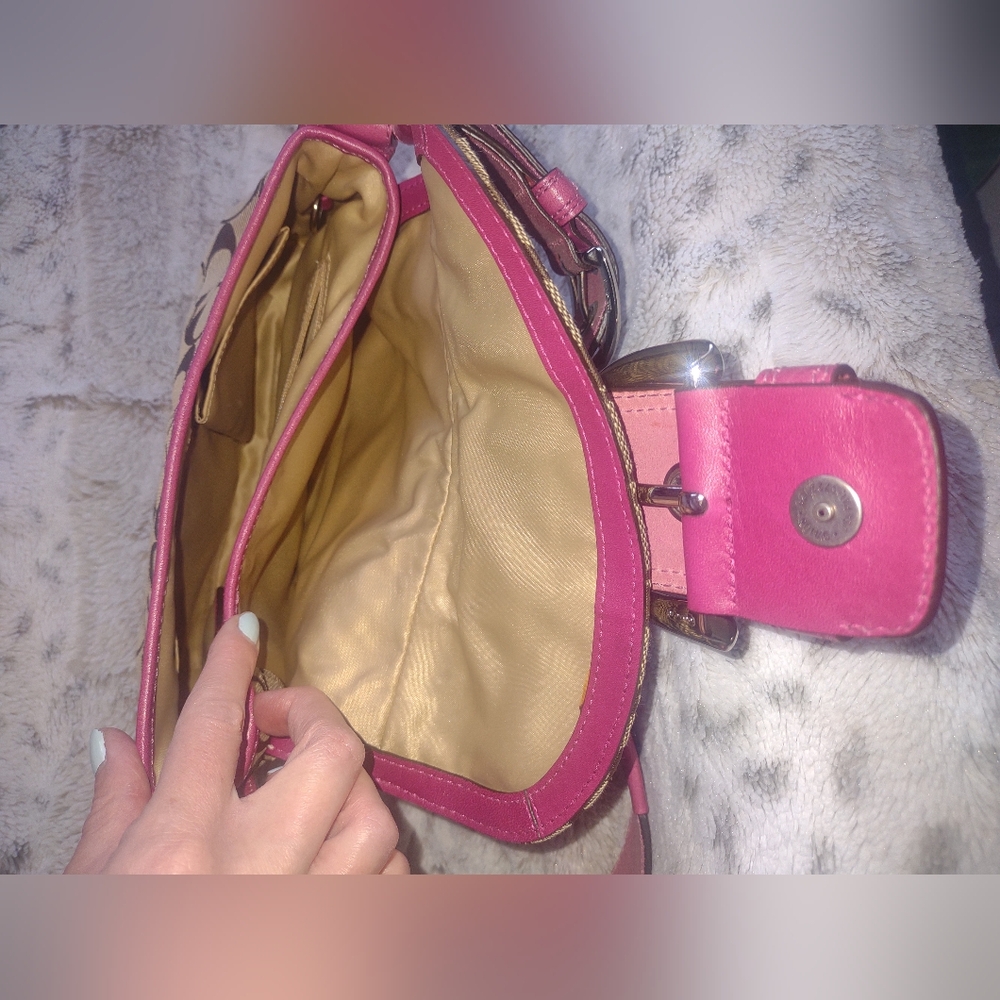 Stylish Tan and Pink Women's Coach Bag - Picture 7 of 16